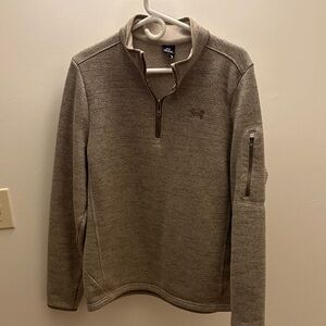 Under Armour Men’s brown quarter zip
